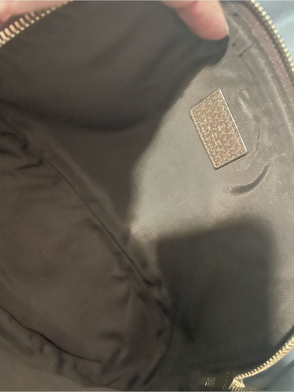 Gucci Beige GG Supreme Canvas Crossbody with Red-Green Web Stripe - Picture 4 of 9